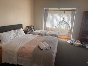 2 bedrooms, iron/ironing board, Internet