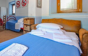 1 bedroom, free WiFi, bed sheets