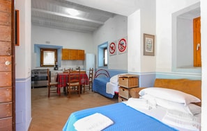 1 bedroom, free WiFi, bed sheets
