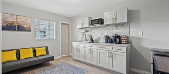 4306 C - Enchanting Home in Tampa