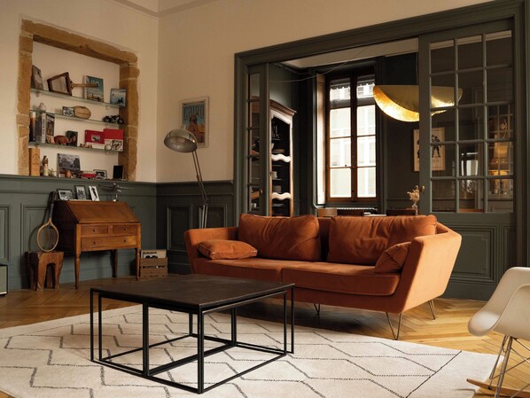 TV, books