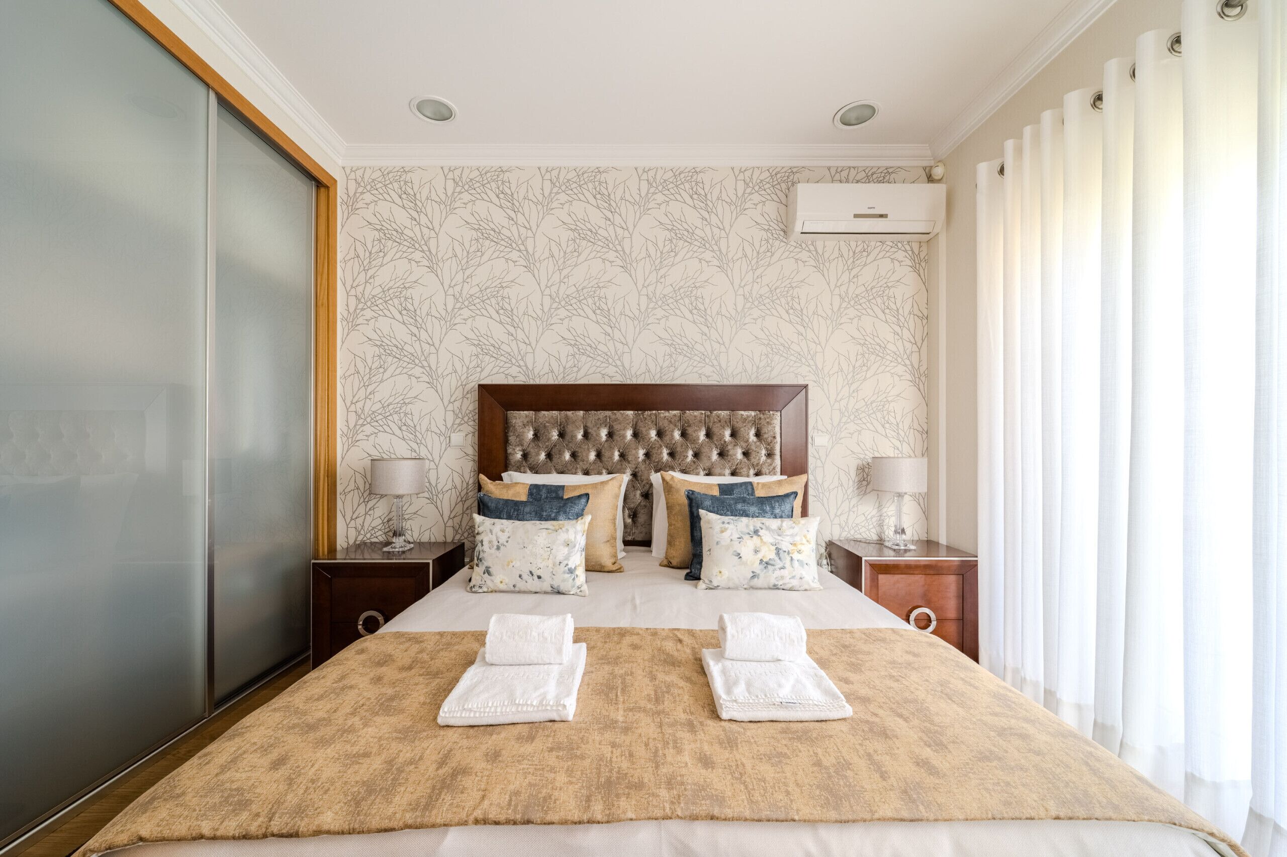 3 bedrooms, iron/ironing board, free WiFi, bed sheets