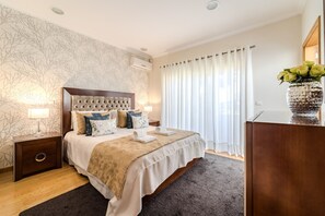 3 dormitorios, tabla de planchar con plancha, wifi gratis y ropa de cama