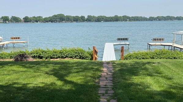 المنطقة المحيطة بالمنشأة