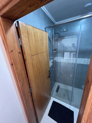 Hair dryer, towels, soap, toilet paper - Practical family apartment in Tamraght Unforgettable from first visit (Agadir)