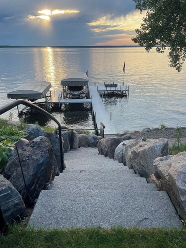 New Listing Gull Lake East Side 2bed/1bath guesthouse in charming Nisswa