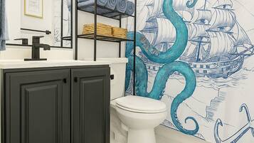 Sèche-cheveux, serviettes fournies, savon, shampoing