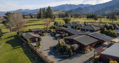 Alpine Springs Motel | Hot Tub | Pool Table