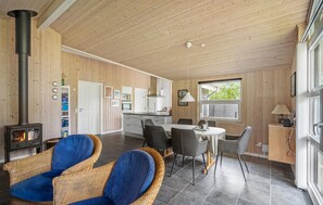 Dining - 3 bedroom awesome home in Tarm (Tarm)