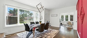 Delightful 5-bedroom house with AC in vibrant Chicago