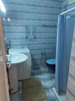 Dusche, Seife, Toilettenpapier