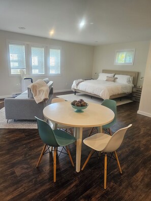 1 bedroom, iron/ironing board, Internet, bed sheets