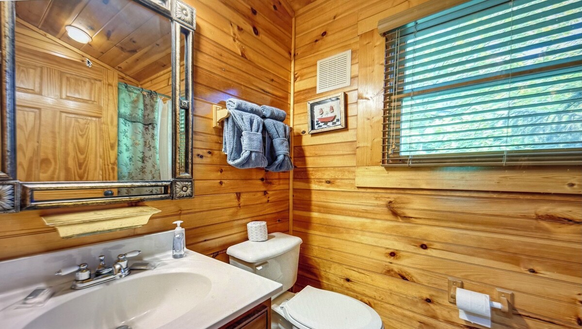 Photo 90 of Spacious cozy ideal 6 guests max 8-10 Hot tub,Game Room & AC-5 min to Gatlinburg
