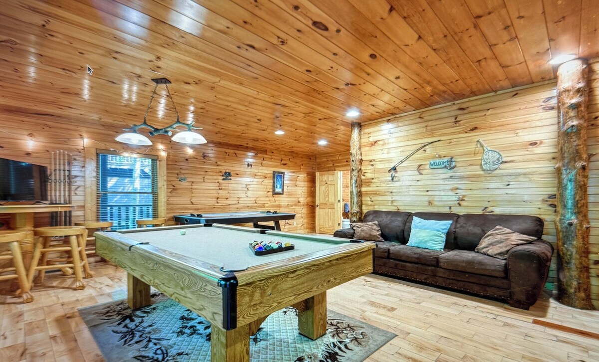 Photo 102 of Spacious cozy ideal 6 guests max 8-10 Hot tub,Game Room & AC-5 min to Gatlinburg