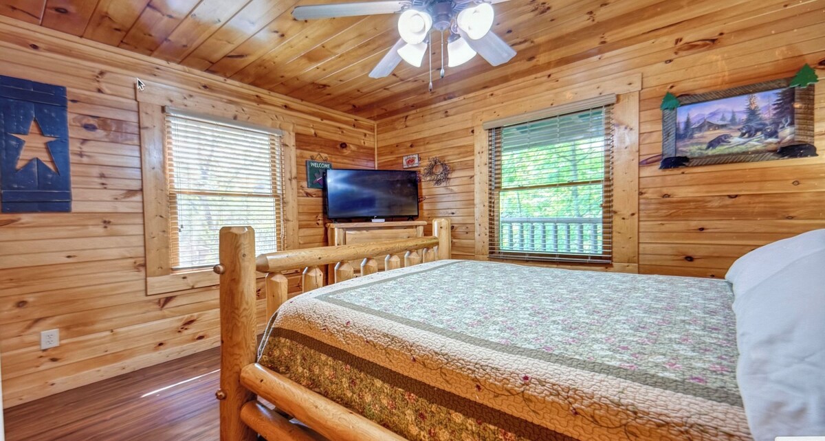 Photo 83 of Spacious cozy ideal 6 guests max 8-10 Hot tub,Game Room & AC-5 min to Gatlinburg