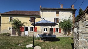 Outdoor dining - Gîte de Laval - PIONSAT (PIONSAT)