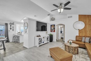 Smart TV, fireplace, video games, table tennis