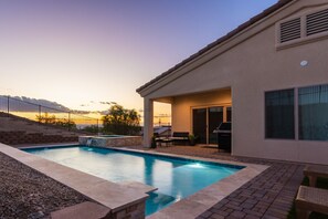 Pool - Lake-View Modern Stay | Pool & Spa Sleeps 11 (Lake Havasu City)
