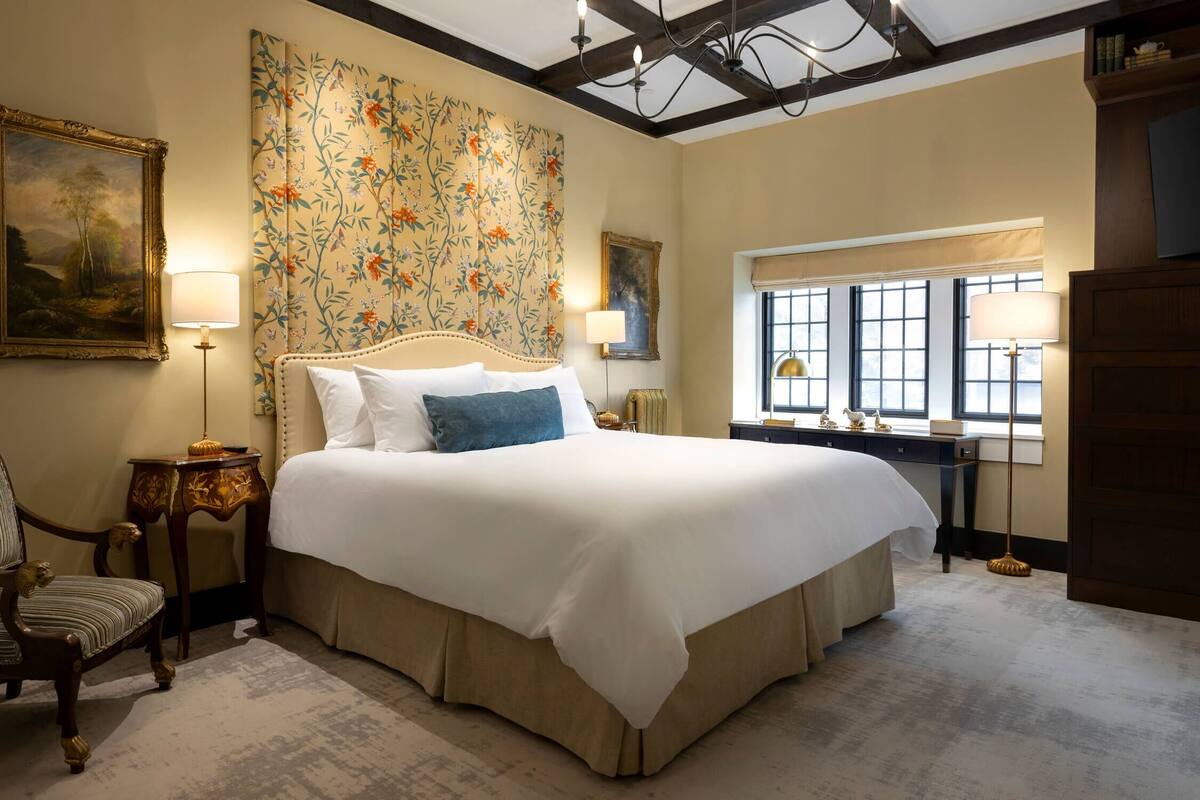 Hypo-allergenic bedding available, down comforters, pillowtop beds