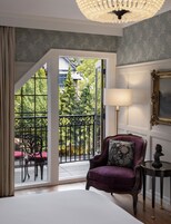 Luxury Room, 1 King Bed, Patio, Garden View | Terrace/patio