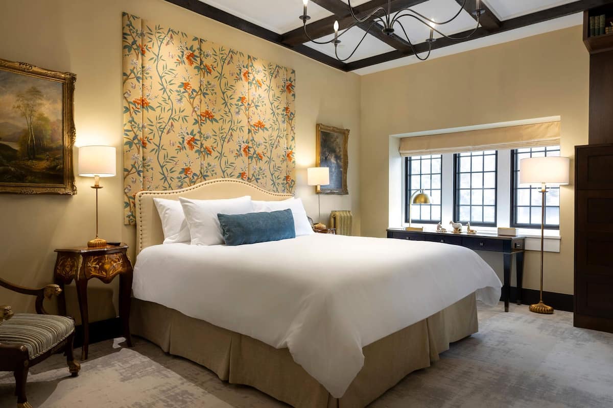 Luxury Room, Garden View | Hypo-allergenic bedding available, down comforters, pillowtop beds