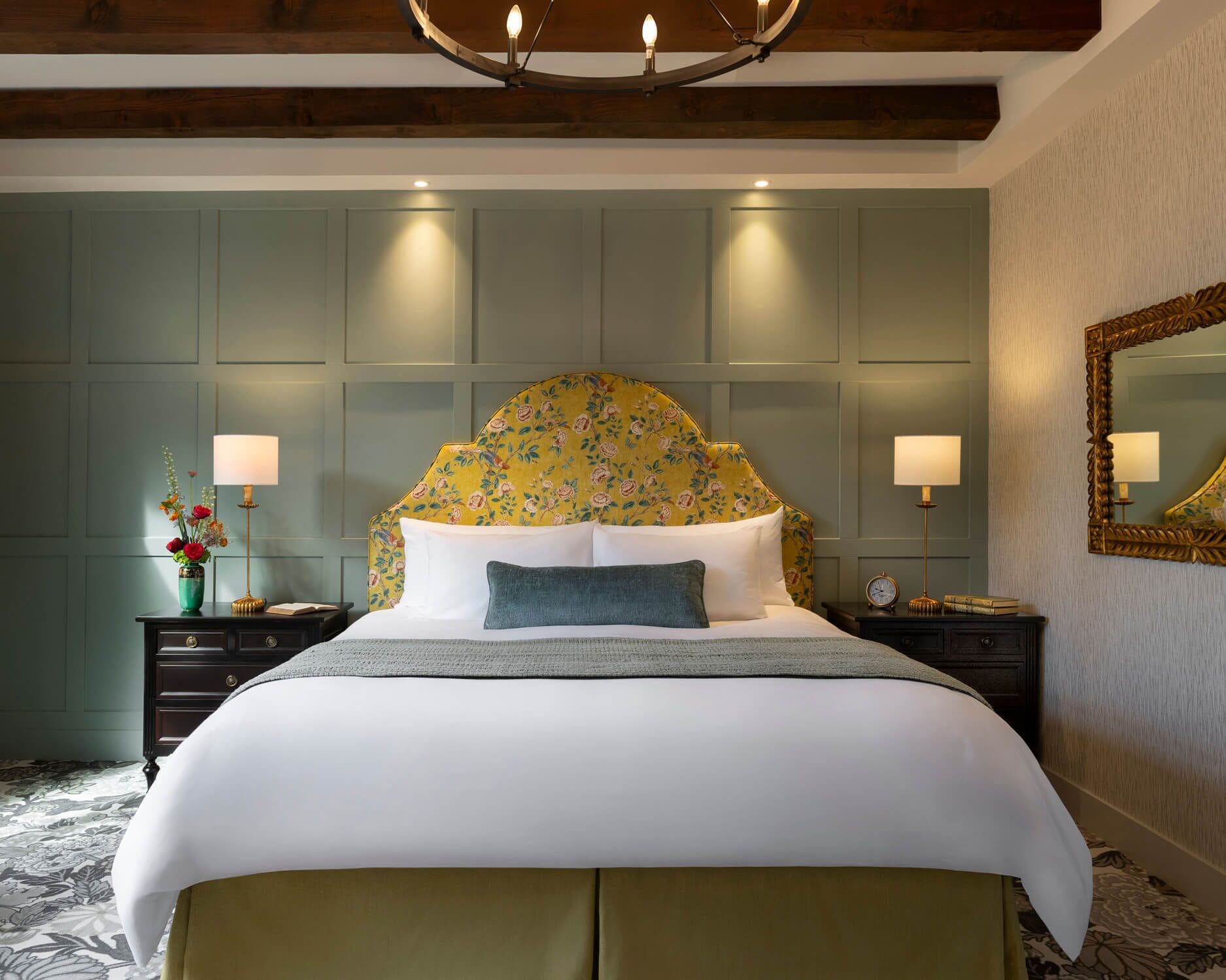 Deluxe-rum - viss havsutsikt | Allergitestade sängkläder, duntäcken, bäddmadrasser och minibar