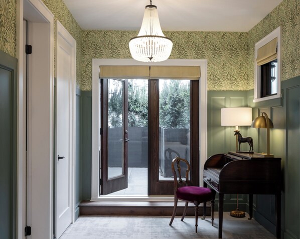 Deluxe Room, Garden View | Terrace/patio
