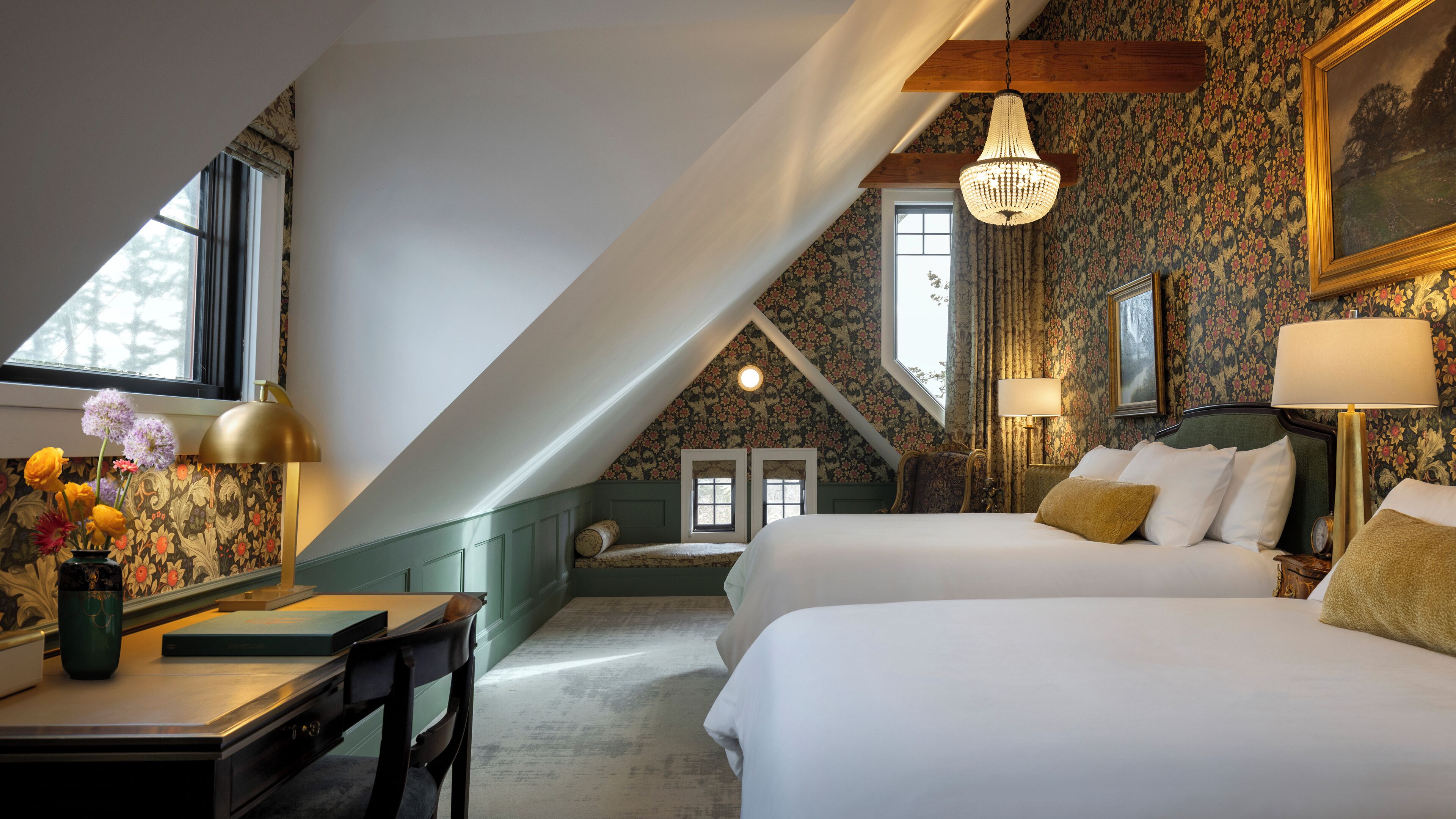 Literie hypoallergénique, couette en duvet d'oie, surmatelas, minibar