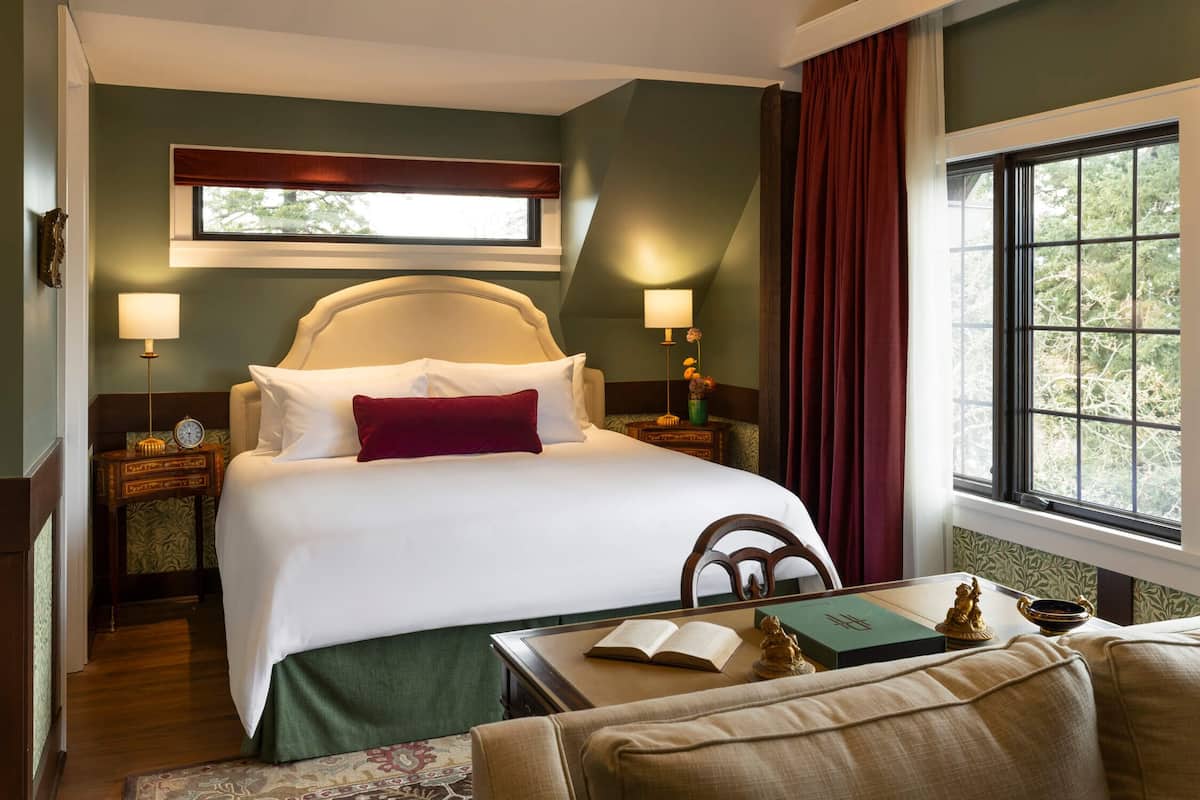 Literie hypoallerg énique, couette en duvet d'oie, surmatelas, minibar