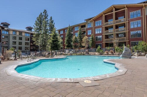 Ski In/Ski Out  Condo In Village