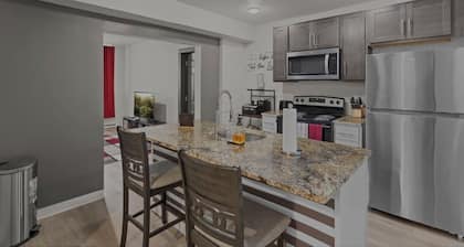 Downtown Hideaway w/ Cozy & Modern Comfort