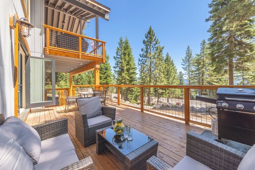 The Deckhouse on Carnelian Bay