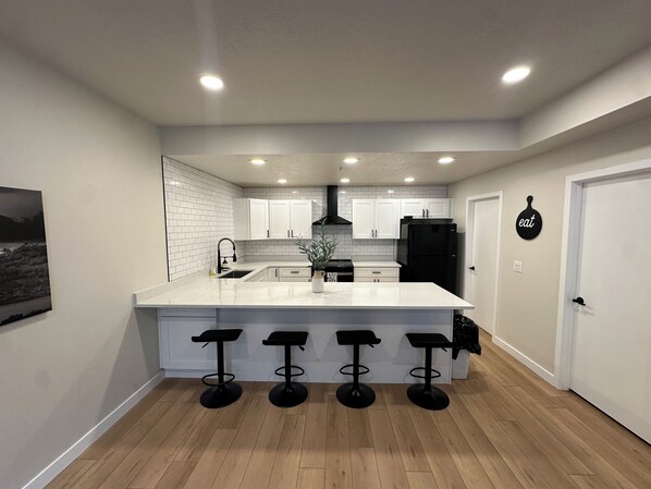 Microwave, oven, stovetop, dishwasher