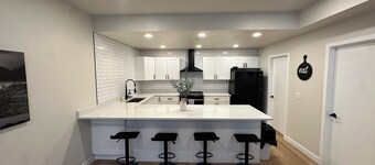 Charming 3-bedroom townhome in Provo new remodel