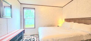 2 bedrooms, iron/ironing board, bed sheets