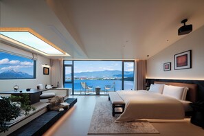 Habitación doble superior, vistas al lago | Ropa de cama de alta calidad, minibar, caja fuerte