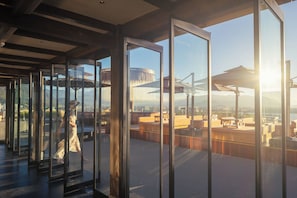 Rooftop terrace - Xiangwang SOOOAN Luxury Resort Hotel (Lijiang)