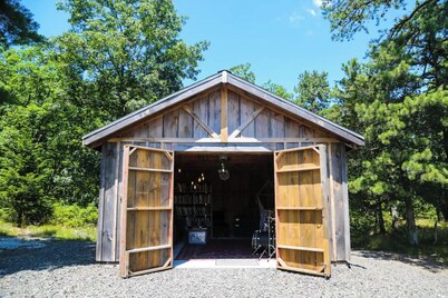 Stony Kill Ranch - Hot Tub and Waterfall Access