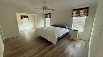 3 bedrooms, free WiFi, bed sheets