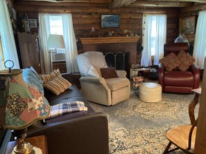 TV, fireplace, DVD player, books