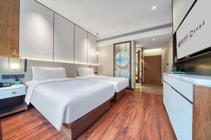 Chambre Sénior avec lits jumeaux, vue jardin