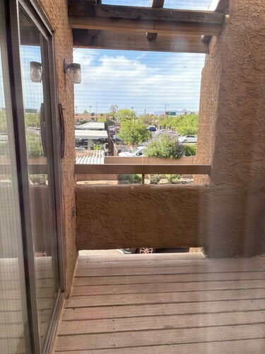 Cozy 1-bedroom apartment in superb Tempe close to downtown ,15 min to scottsdale