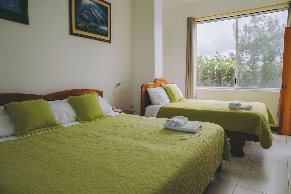 Standard Triple Room | Ruang kerja komputer riba, Wi-fi percuma 