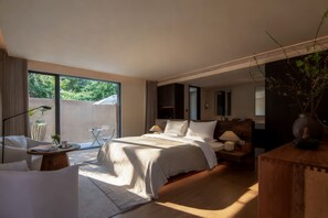 Ropa de cama de alta calidad y minibar con artículos gratuitos 