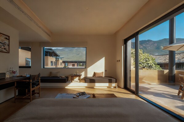 Quarto casal panorâmico | Roupas de cama premium, frigobar (abastecido com itens grátis)