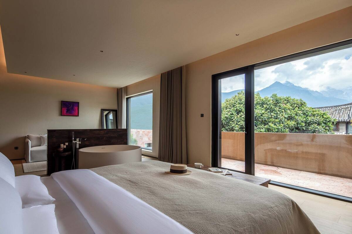 Signature Double Room | Premium bedding, minibar, individually decorated, individually furnished