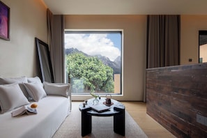 Signature Double Room | Premium bedding, minibar, individually decorated, individually furnished