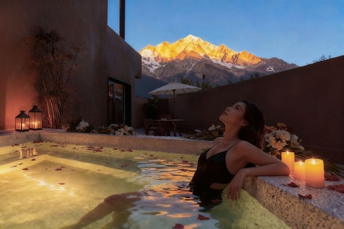 Mucheng Xichi Snow Mountain Art Resort