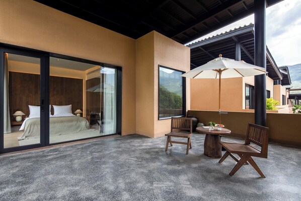 Design Double Room | Premium bedding, minibar, individually decorated, individually furnished