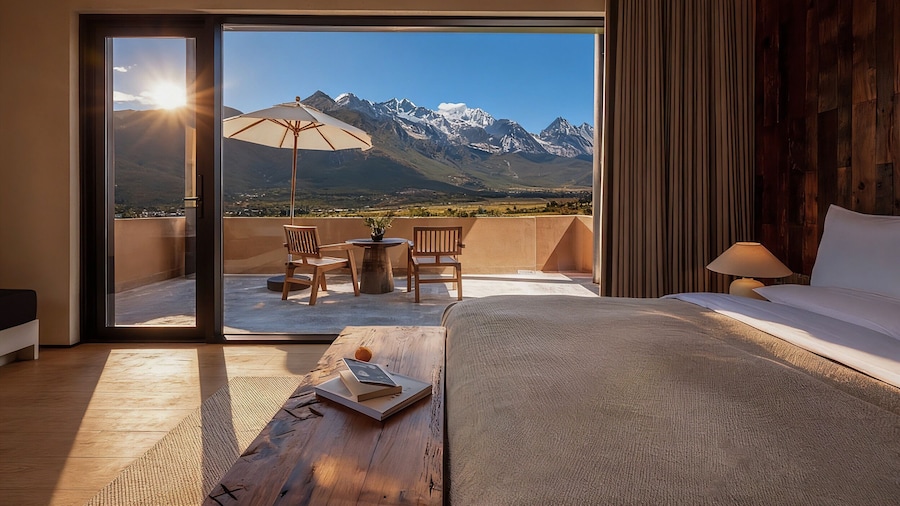 木成奚遲雪山度假藝術酒店